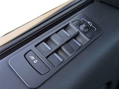 Used 2023 Land Rover Discovery Sport SE R-Dynamic AWD/4WD image 24