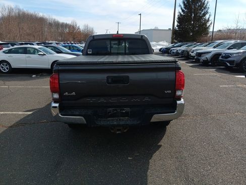 Used 2018 Toyota Tacoma SR5 image 5