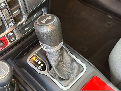 Used 2024 Jeep Wrangler Rubicon image 28