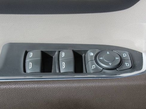 Used 2023 GMC Sierra 1500 SLT AWD/4WD image 38