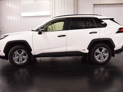 Used 2025 Toyota RAV4 XLE w/ Convenience Package AWD/4WD image 4