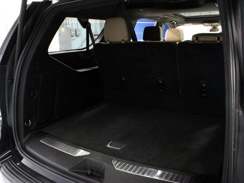 Used 2021 Chevrolet Suburban Premier w/ Premium Package AWD/4WD image 16