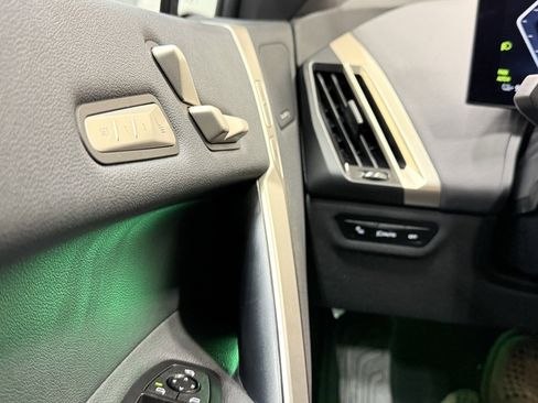 Used 2022 BMW iX xDrive50 w/ Premium Package image 30