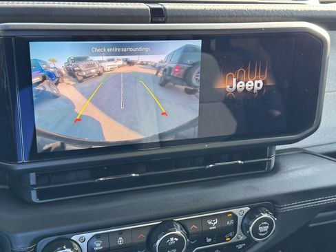Certified 2025 Jeep Wrangler Unlimited Sahara w/ Safety Group AWD/4WD image 21