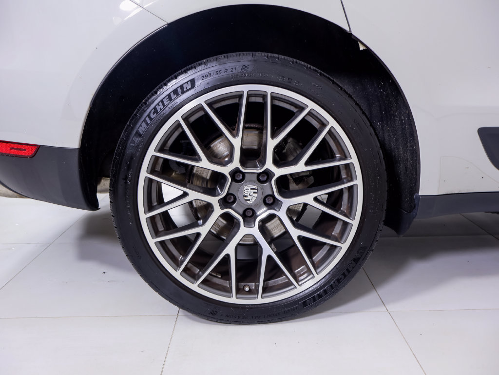 Certified 2021 Porsche Macan S AWD/4WD image 33