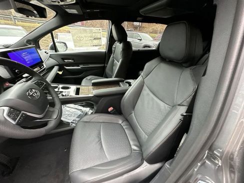 New 2026 Toyota Sienna Platinum image 15