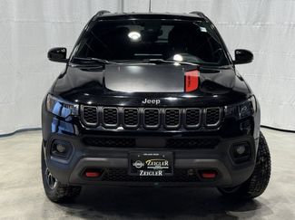 Used 2024 Jeep Compass Trailhawk video 2