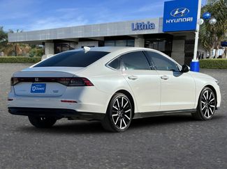 Used 2024 Honda Accord Touring video 3