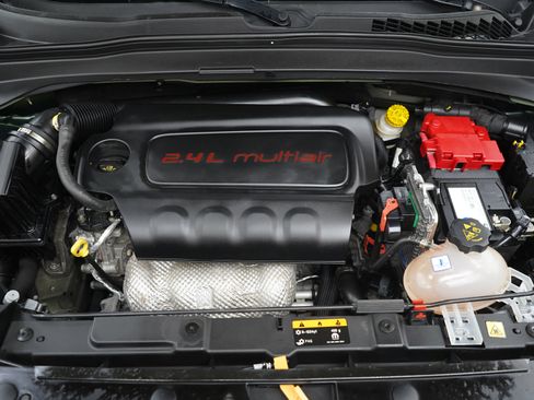 Used 2021 Jeep Renegade Sport image 30