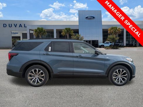 New 2026 Ford Explorer ST-Line image 3