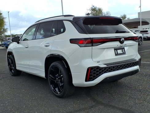 New 2026 Volkswagen Tiguan SE R-Line image 4