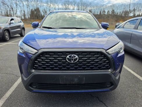 Used 2022 Toyota Corolla Cross LE image 2