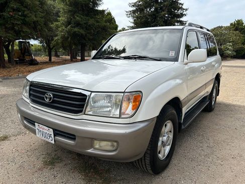Used 1999 Toyota Land Cruiser image 2