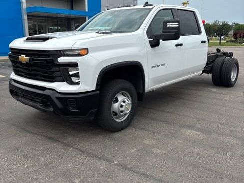 Used 2024 Chevrolet Silverado 3500 W/T w/ WT Convenience Package AWD/4WD image 1