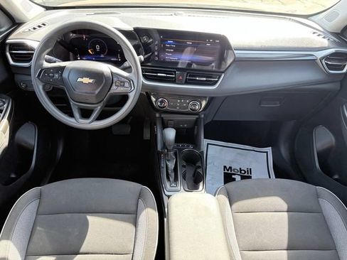 Used 2025 Chevrolet TrailBlazer LT FWD image 8