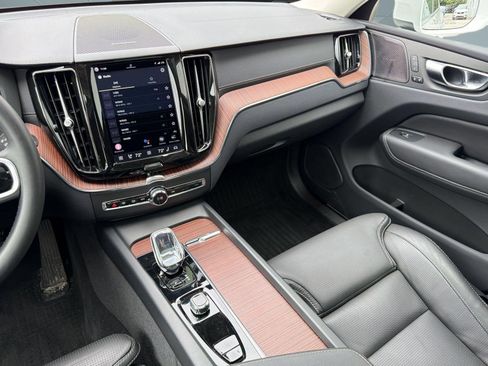 Certified 2023 Volvo XC60 B5 Ultimate w/ Climate Package AWD/4WD image 27
