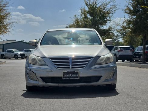 Used 2012 Hyundai Genesis 3.8 RWD image 8