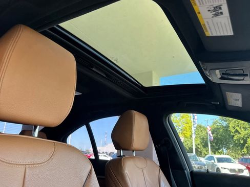 Used 2018 BMW 330e RWD image 17