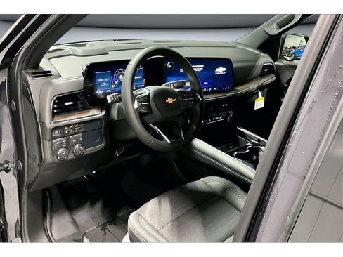 New 2026 Chevrolet Suburban LS image 7