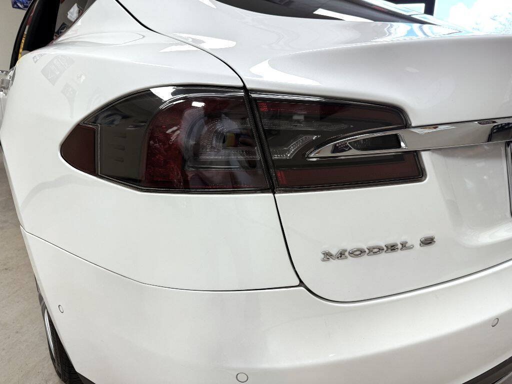 Used 2016 Tesla Model S 85 RWD image 17