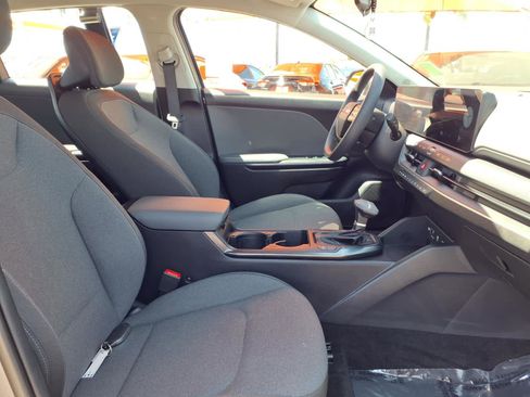 Used 2025 Kia K4 FWD image 20