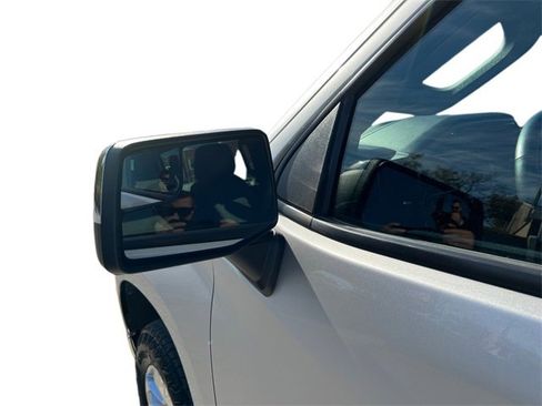 Used 2022 Chevrolet Silverado 1500 LT image 19