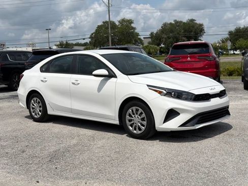 Used 2024 Kia Forte LX FWD image 2