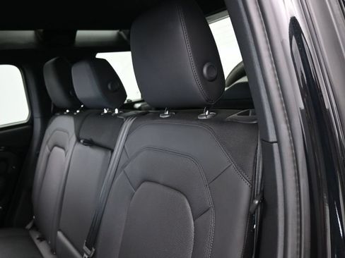 Used 2025 Land Rover Defender 110 S AWD/4WD image 39