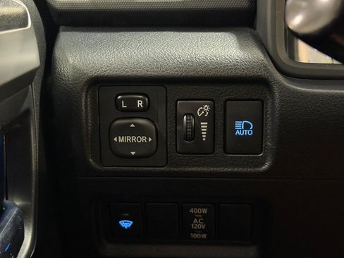 Used 2020 Toyota 4Runner Limited AWD/4WD image 16