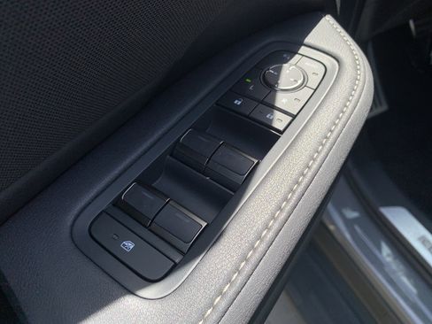 Used 2025 Lexus TX 500h AWD w/ Technology Package image 15