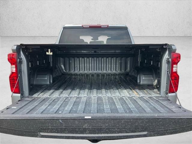 Used 2026 Chevrolet Silverado 1500 Custom w/ LPO, Dark Essentials Package RWD image 6