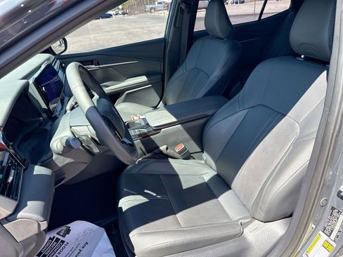 Used 2025 Toyota Camry XSE image 13