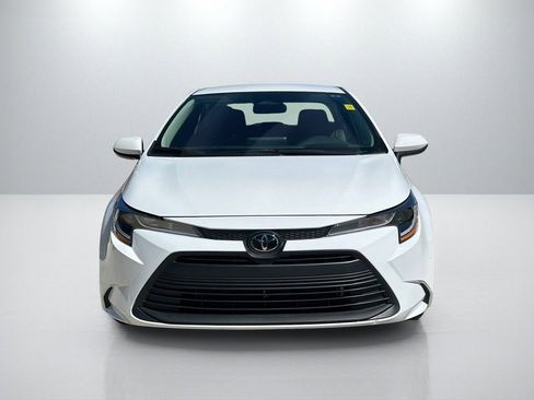Certified 2025 Toyota Corolla LE image 2
