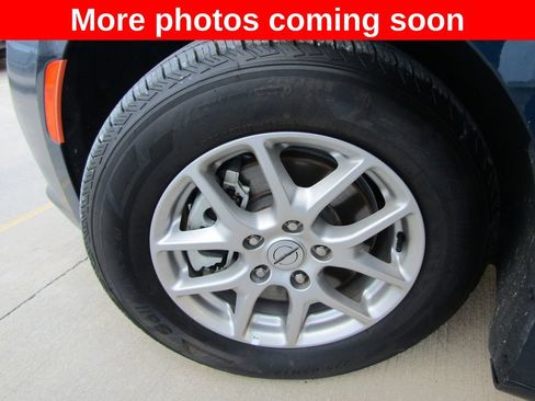 Used 2025 Chrysler Pacifica Select FWD image 9