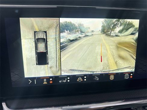 Used 2025 GMC Sierra 3500 Denali image 16