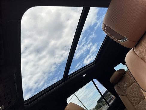 Used 2021 Cadillac Escalade Sport w/ Driver Assist Tech Package image 37