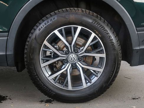 Used 2019 Volkswagen Tiguan SE w/ Panoramic Sunroof Package AWD/4WD image 11