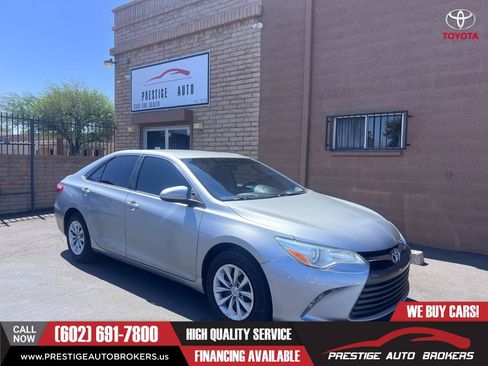 Used 2016 Toyota Camry LE FWD image 1