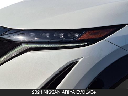 Certified 2024 Nissan Ariya FWD image 10