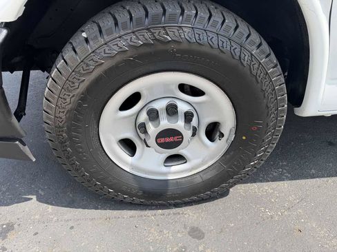 Used 2019 GMC Savana 2500 Extended RWD image 8