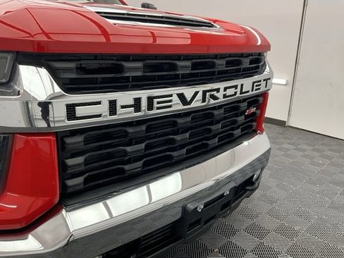 Used 2021 Chevrolet Silverado 2500 LT w/ Convenience Package image 24