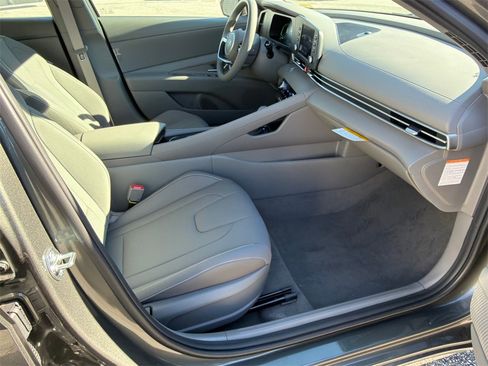 New 2026 Hyundai Elantra Blue image 13
