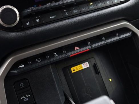 Used 2024 Toyota Tundra Limited image 21