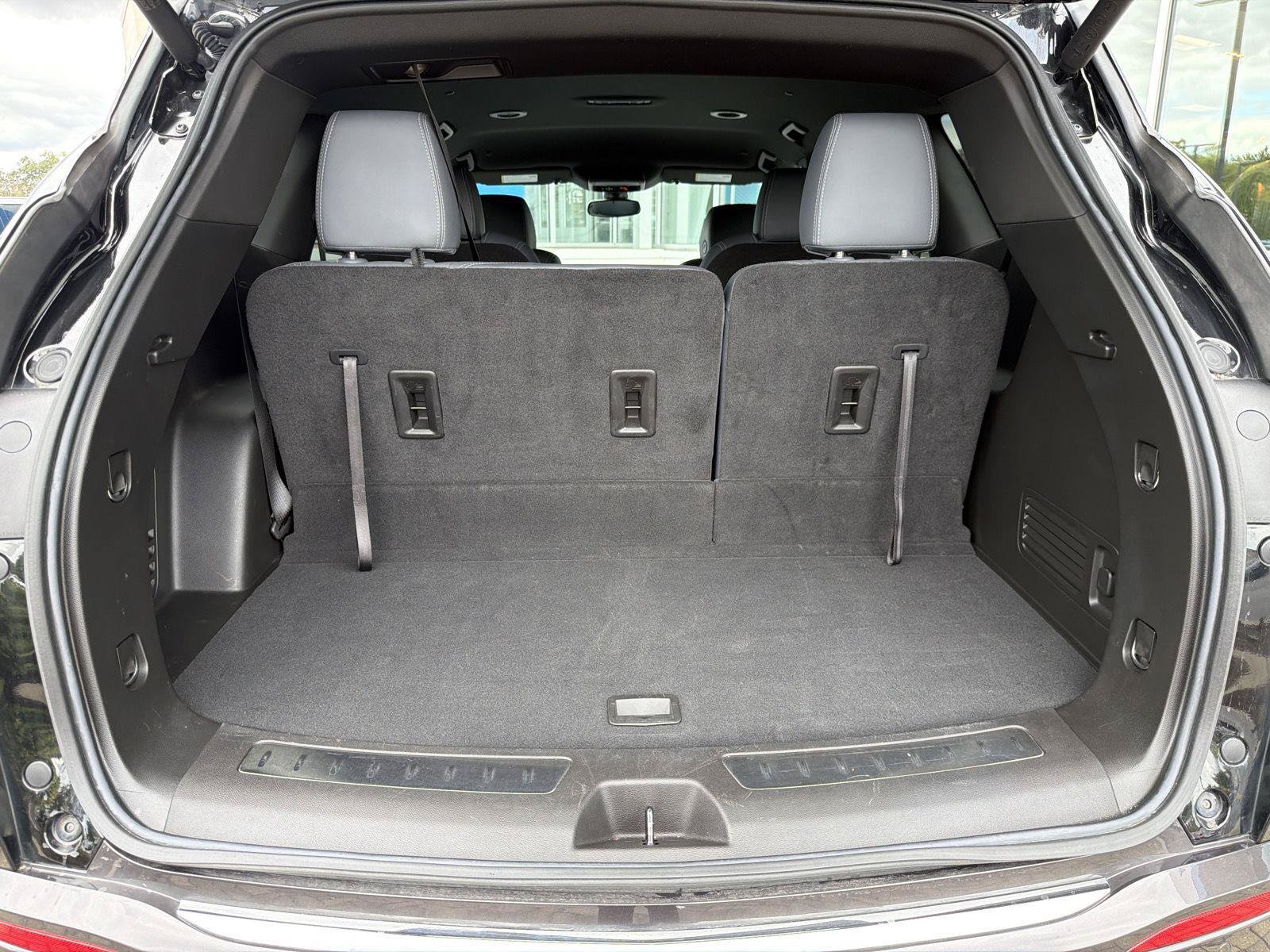 Used 2023 Buick Enclave Essence FWD image 40