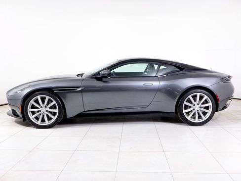 Used 2018 Aston Martin DB11 Coupe RWD image 2