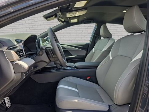 Used 2026 Toyota Camry SE w/ Convenience Package FWD image 15