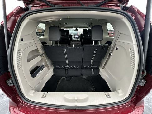 Used 2023 Chrysler Pacifica Touring-L image 23