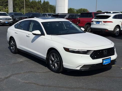 Certified 2025 Honda Accord EX-L image 1
