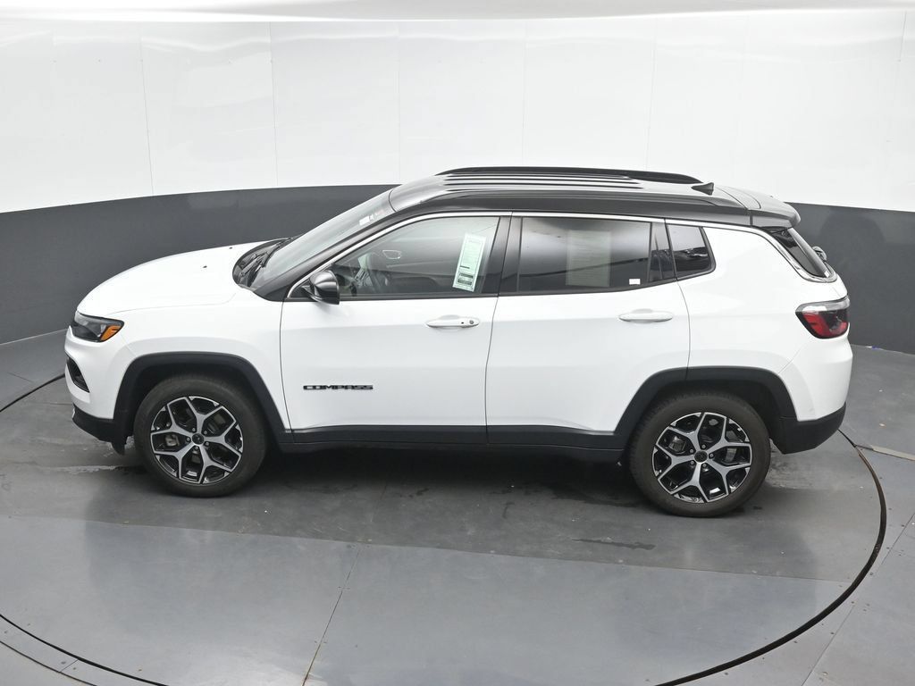 Used 2025 Jeep Compass Limited AWD/4WD image 37
