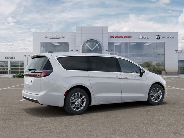 New 2027 Chrysler Pacifica Select w/ Family Tech Group AWD/4WD image 4